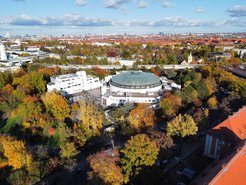 Aerial view of the newly purchased building in Dillenburger Straße (top)