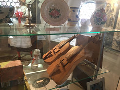 Figure 1. Objects of daily life and cultural heritage exhibited in one of the many small homeland museums served as emotional reminders of what had been lost. Iglauer Heimatmuseum in Heidenheim an der Brenz, 2020.